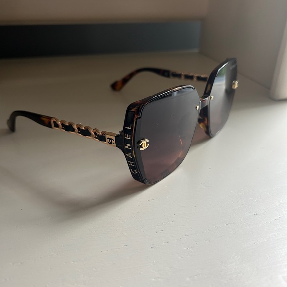 Chanel sunglasses - Picture 5 of 5